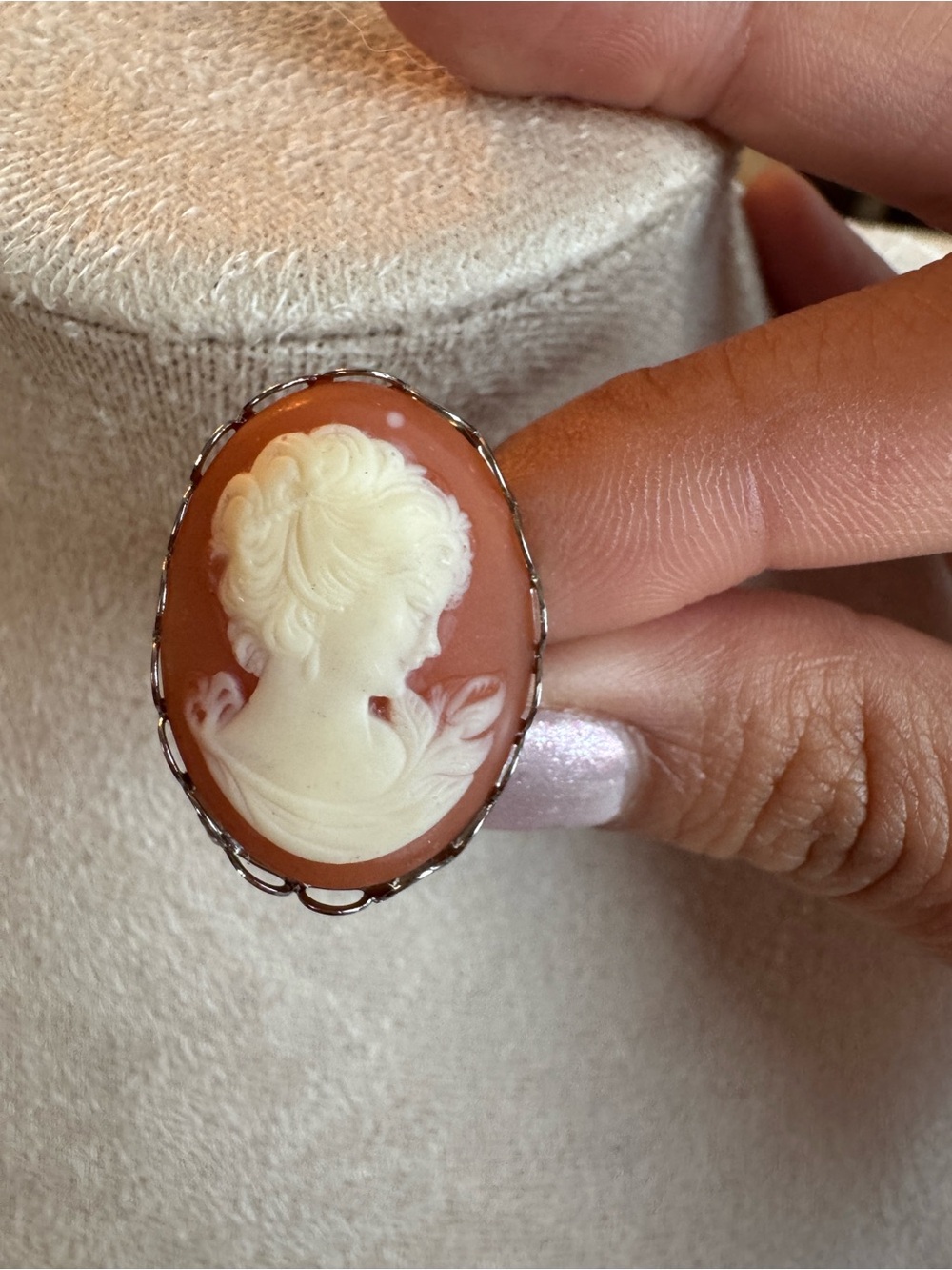 Classic Cameo Ring in Coral and Cream - Size 7-9 - Picture 5 of 8